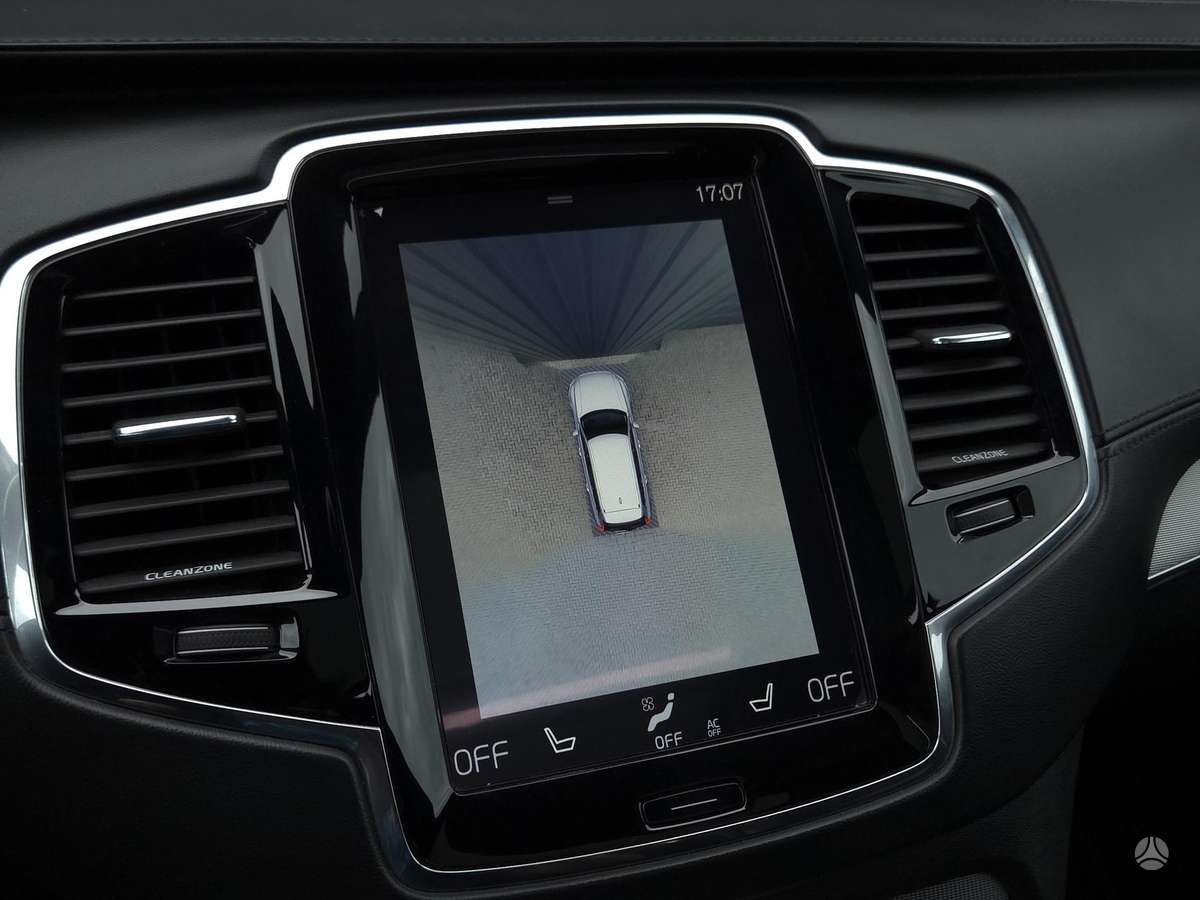 Volvo XC90, 2.0 l., off-road / crossover