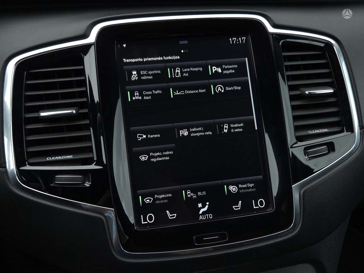 Volvo XC90, 2.0 l., off-road / crossover