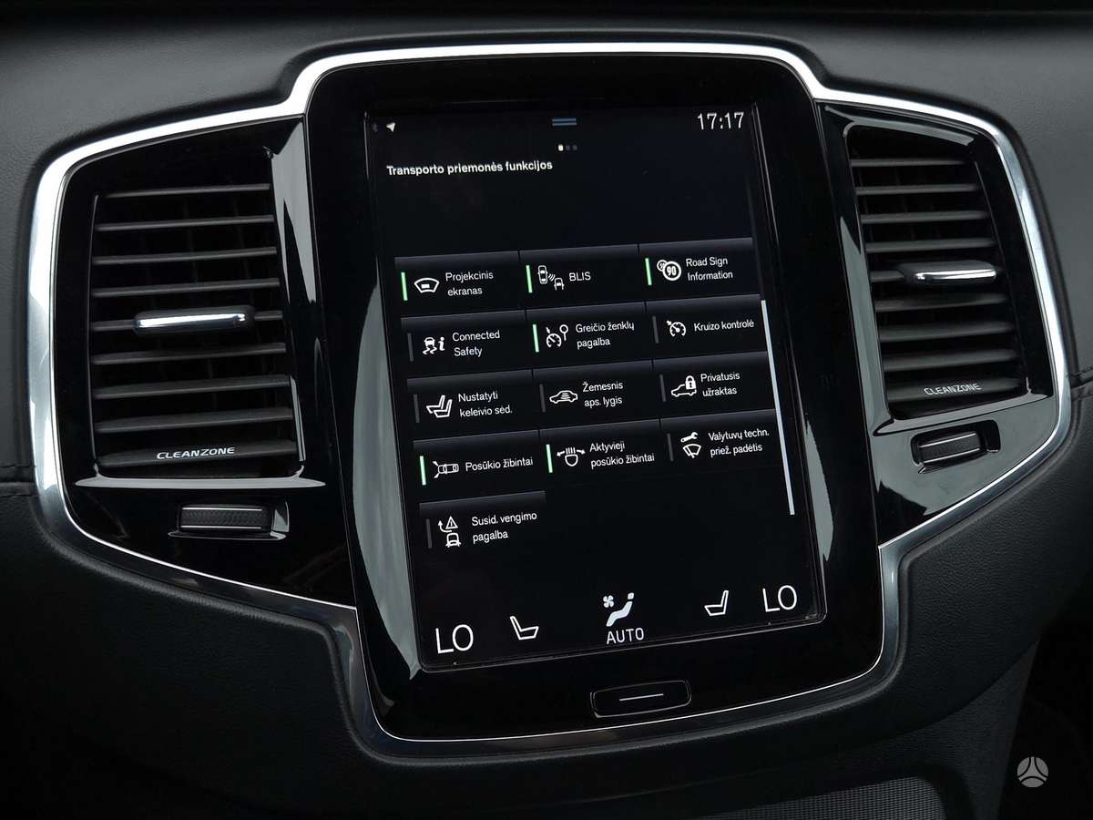 Volvo XC90, 2.0 l., off-road / crossover