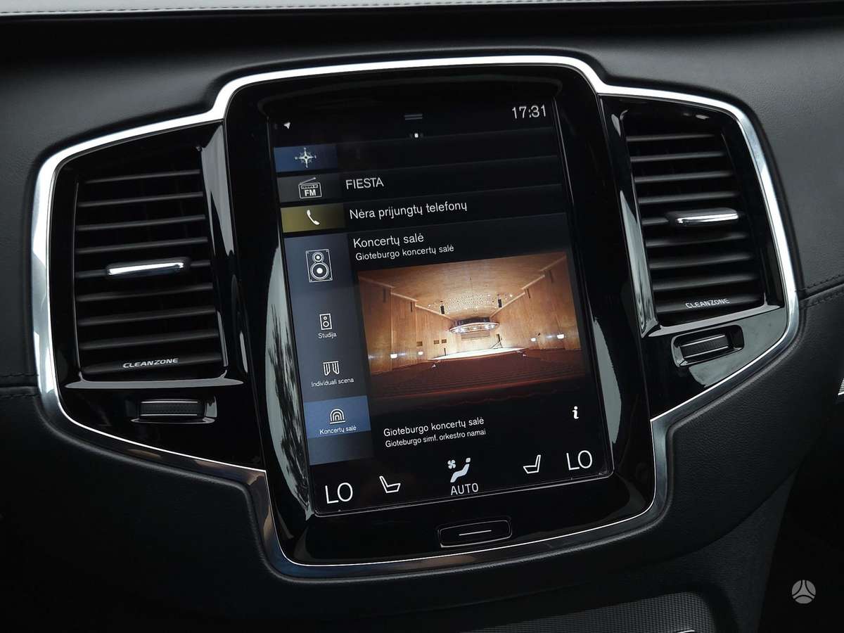 Volvo XC90, 2.0 l., off-road / crossover