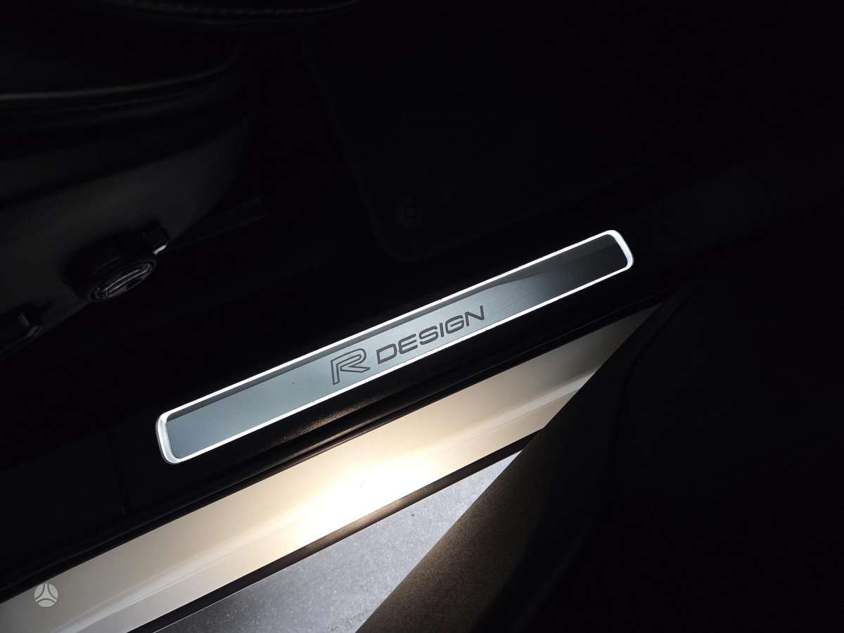 Volvo XC90, 2.0 l., off-road / crossover