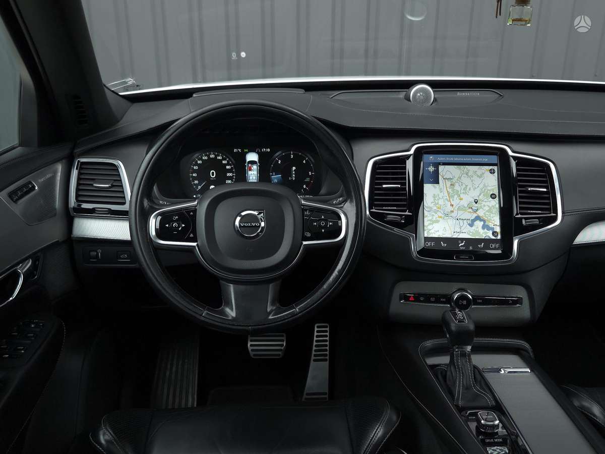Volvo XC90, 2.0 l., off-road / crossover