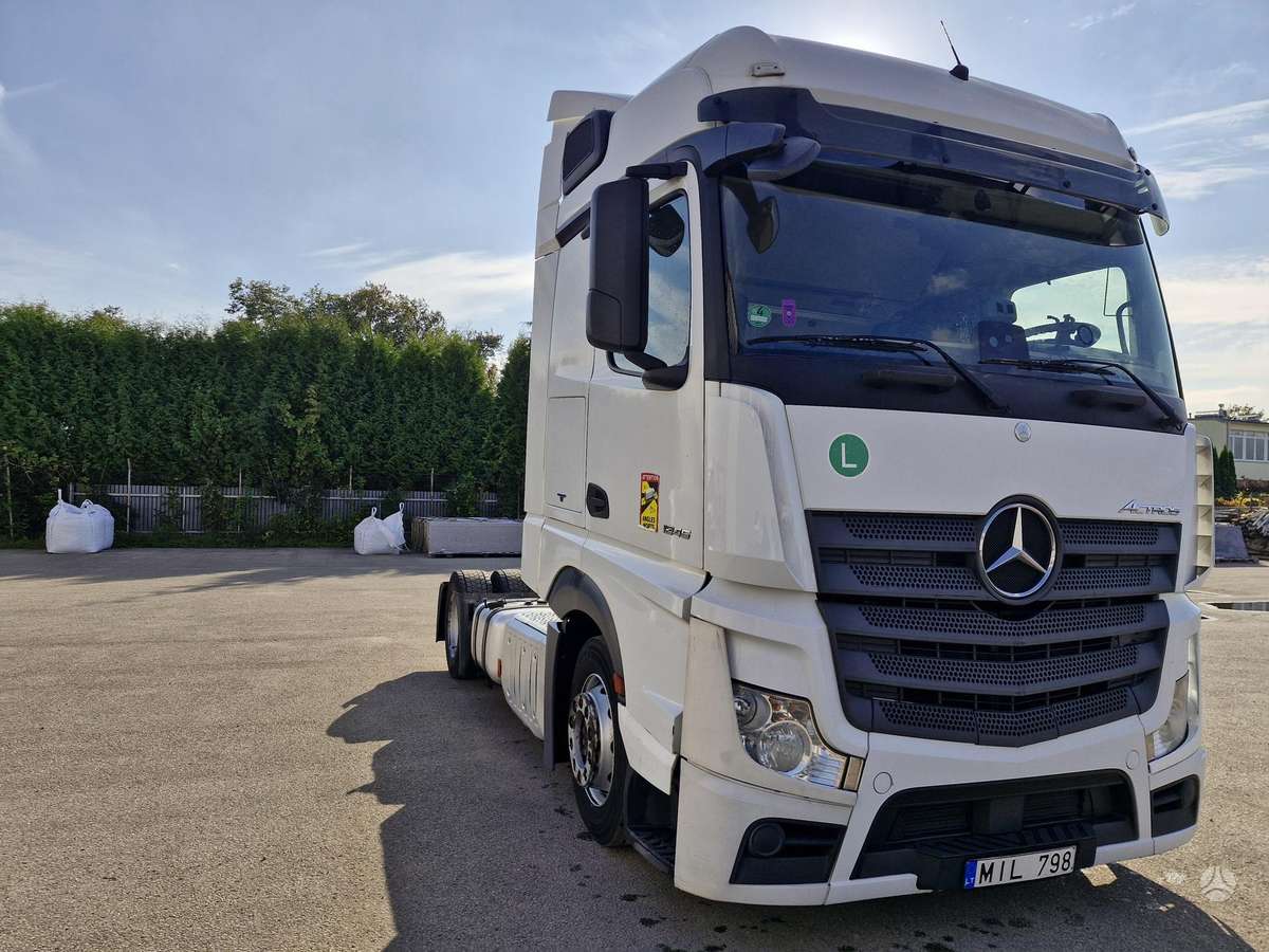Mercedes-Benz Actros MEGA, double sleeper