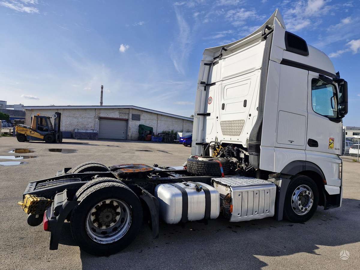Mercedes-Benz Actros MEGA, double sleeper