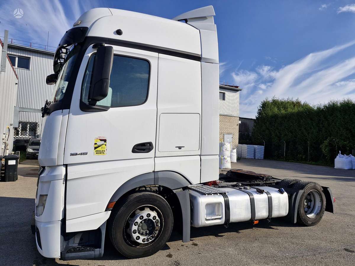 Mercedes-Benz Actros MEGA, double sleeper