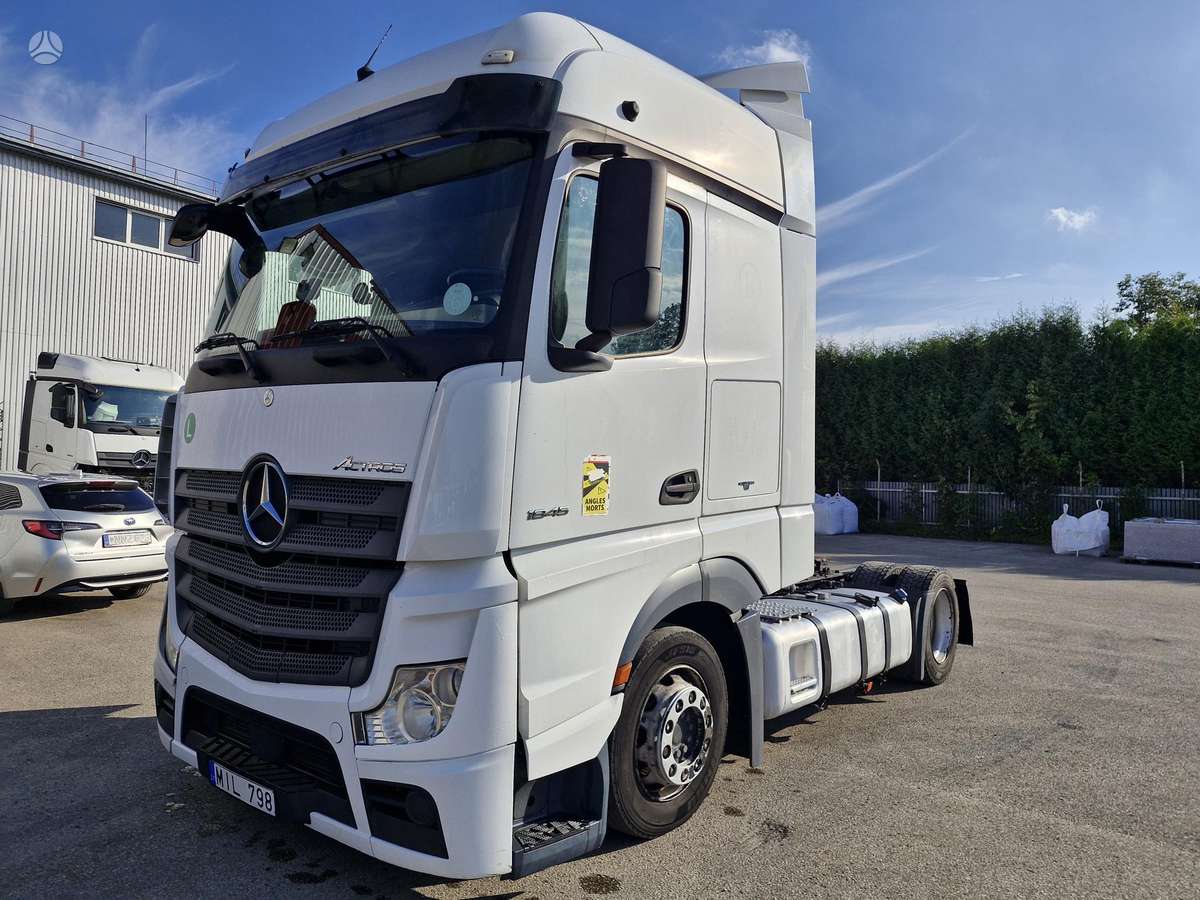 Mercedes-Benz Actros MEGA, double sleeper