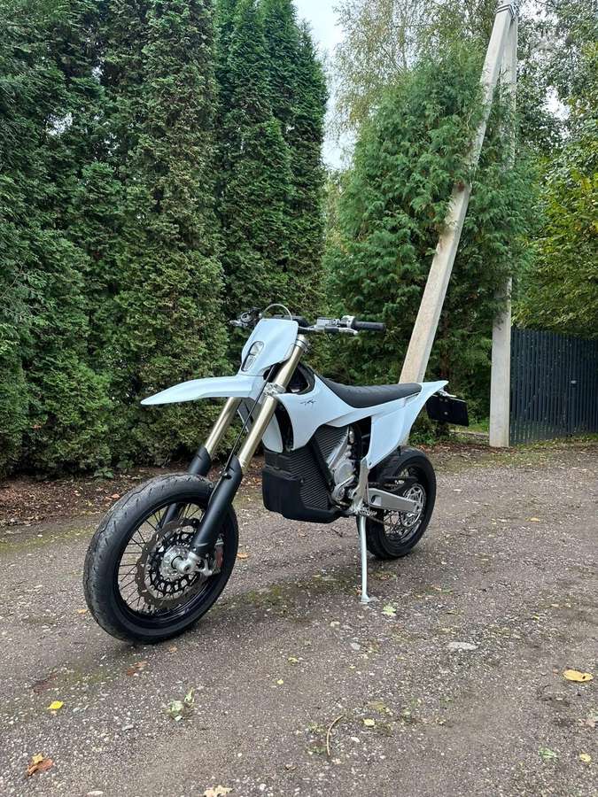 Stark Varg, supermoto