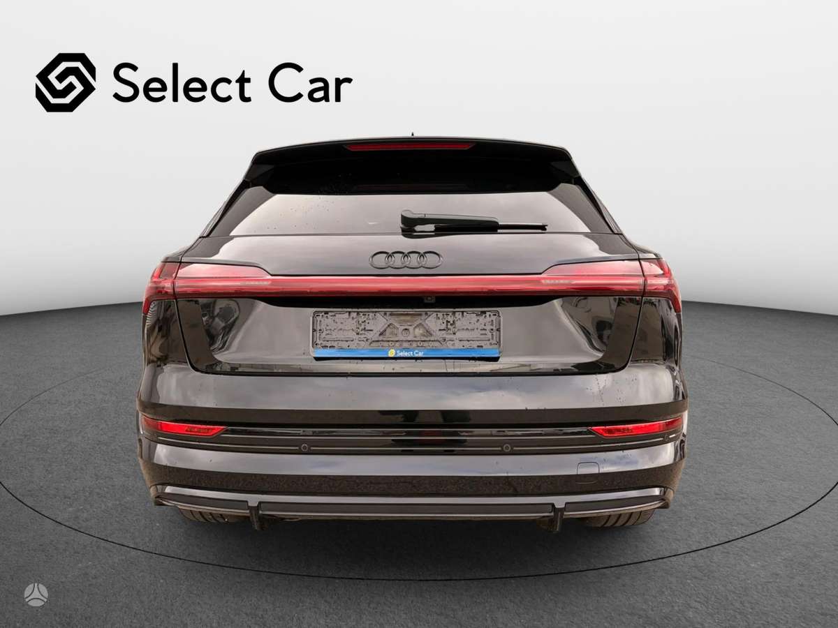 Audi e-tron, 95 kWh, off-road / crossover