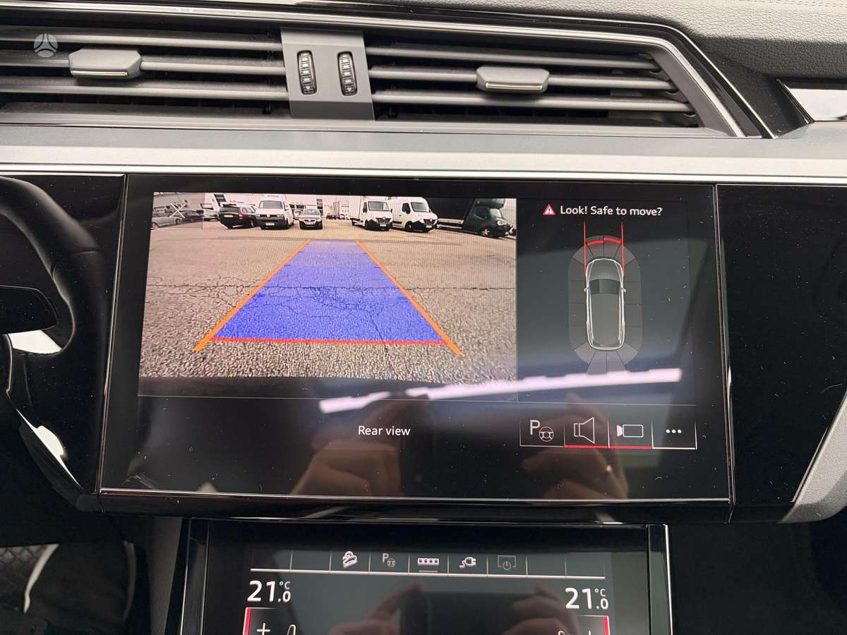 Audi e-tron, 95 kWh, off-road / crossover
