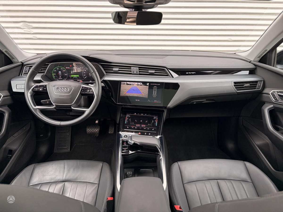Audi e-tron, 95 kWh, off-road / crossover
