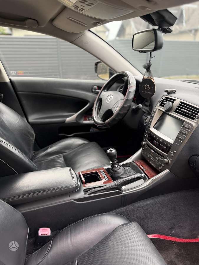 Lexus IS 220, 2.2 l., Седан