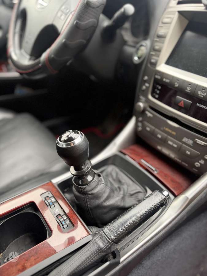 Lexus IS 220, 2.2 l., Седан