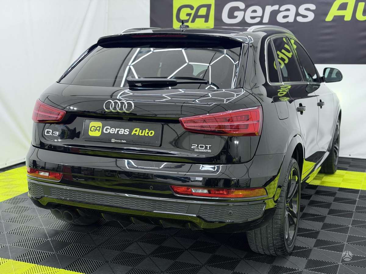 Audi Q3, 2.0 l., off-road / crossover