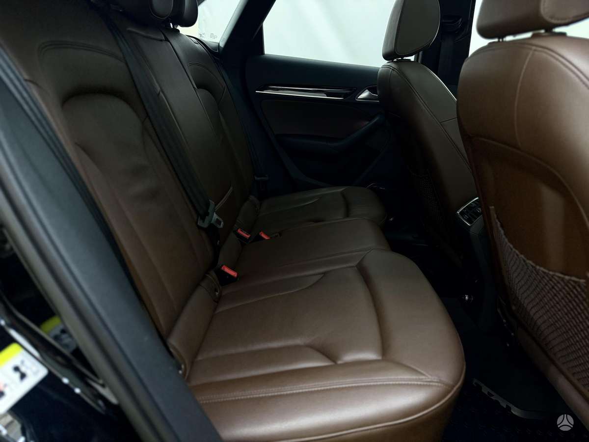 Audi Q3, 2.0 l., Внедорожник / Кроссовер