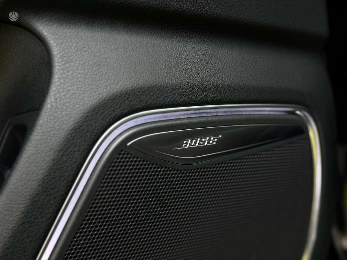 Audi Q3, 2.0 l., Внедорожник / Кроссовер