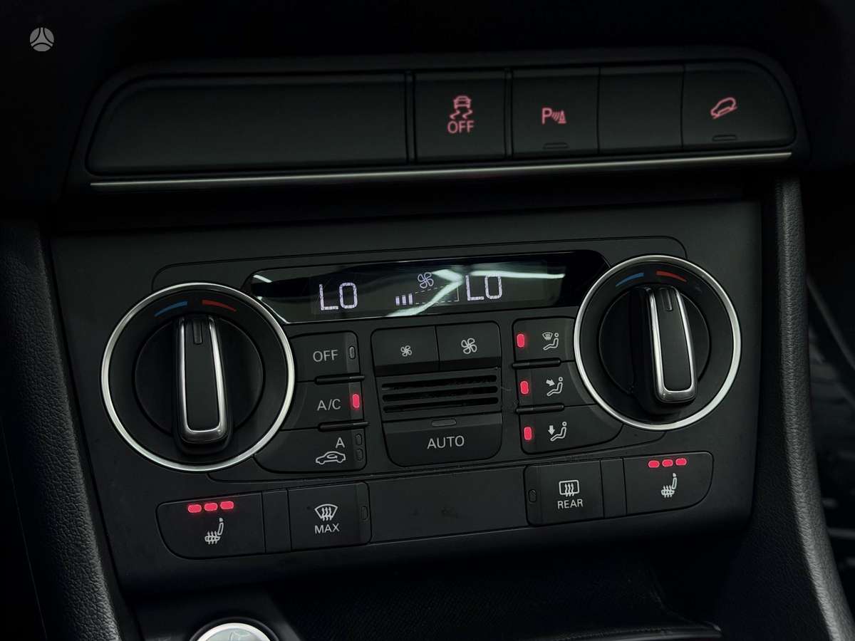 Audi Q3, 2.0 l., Внедорожник / Кроссовер