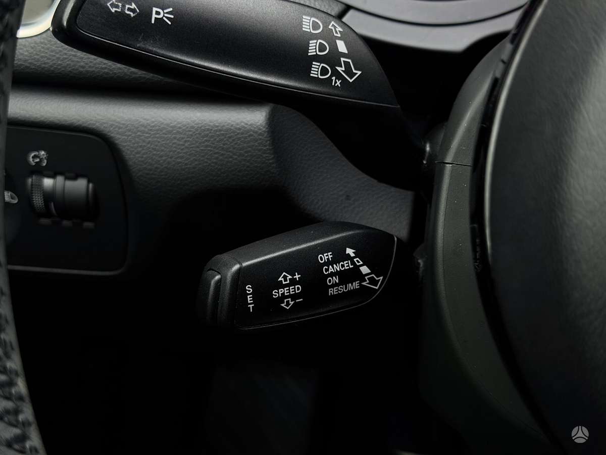 Audi Q3, 2.0 l., Внедорожник / Кроссовер