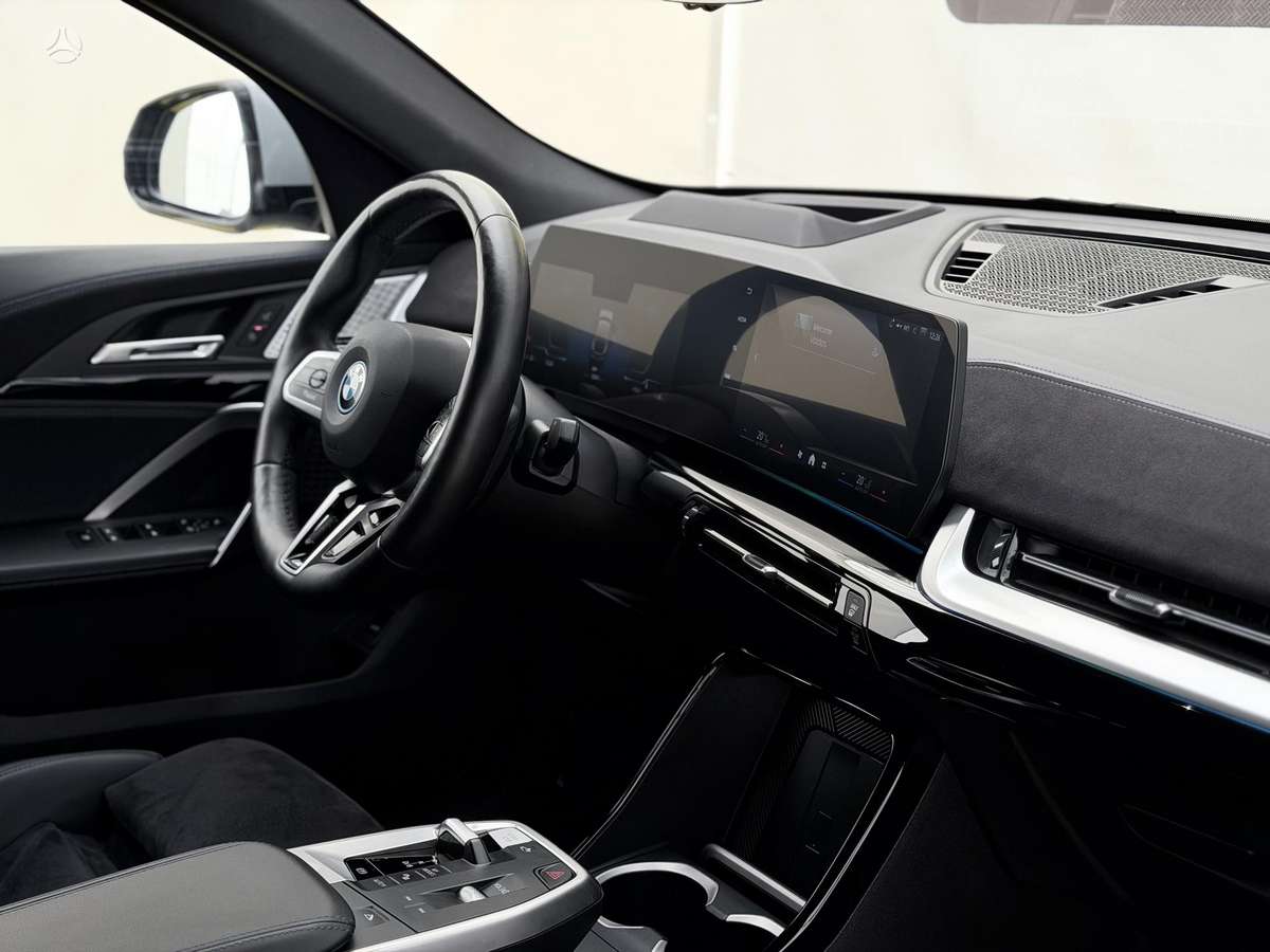 BMW iX2, 65 kWh, off-road / crossover