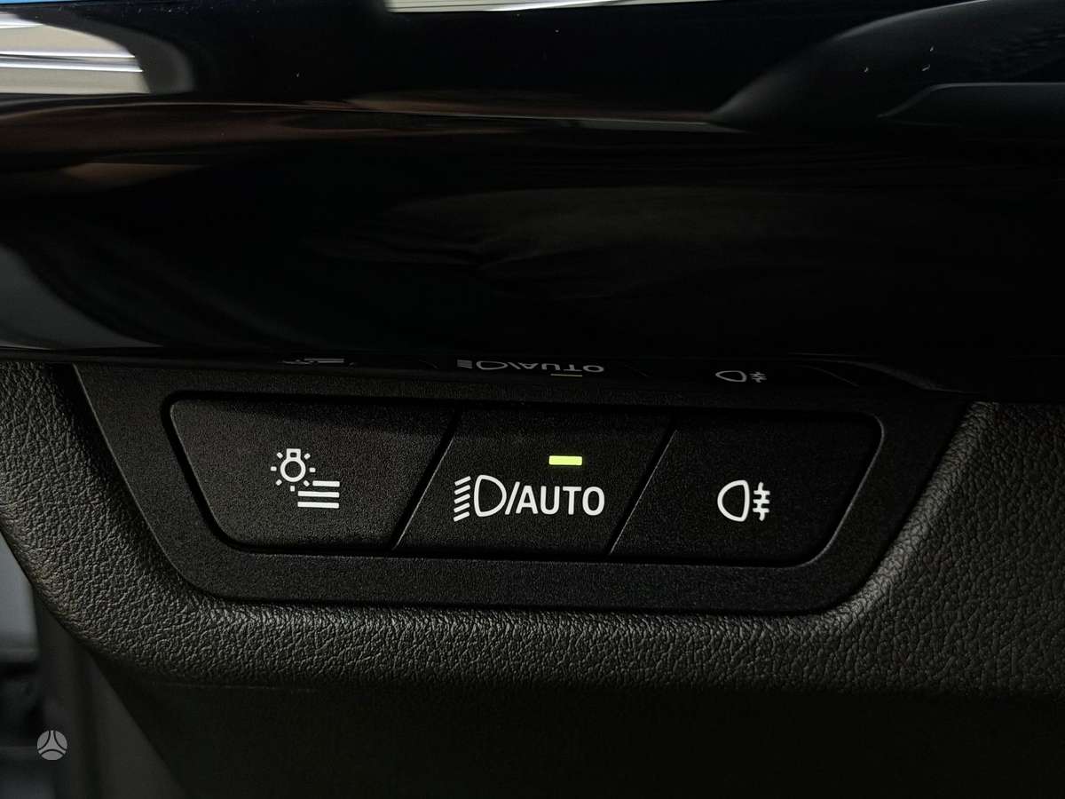 BMW iX2, 65 kWh, off-road / crossover