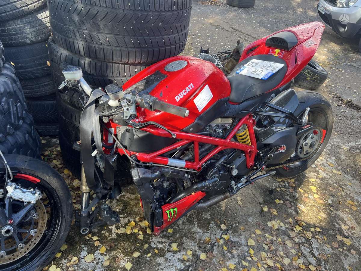 Ducati Streetfighter 849cc, street / classic