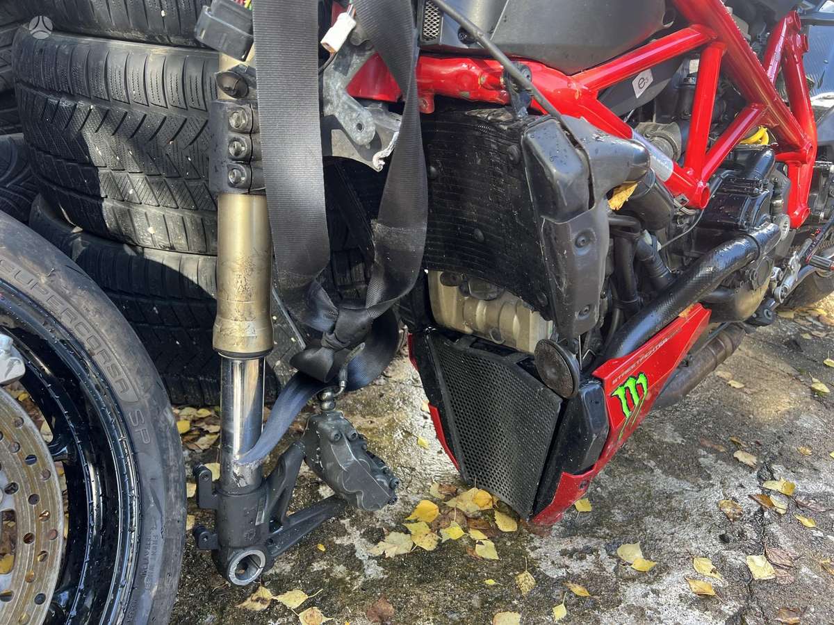 Ducati Streetfighter 849cc, street / classic