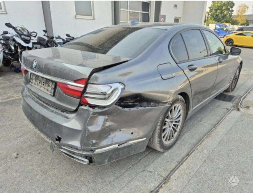 BMW 740, 3.0 l., Седан