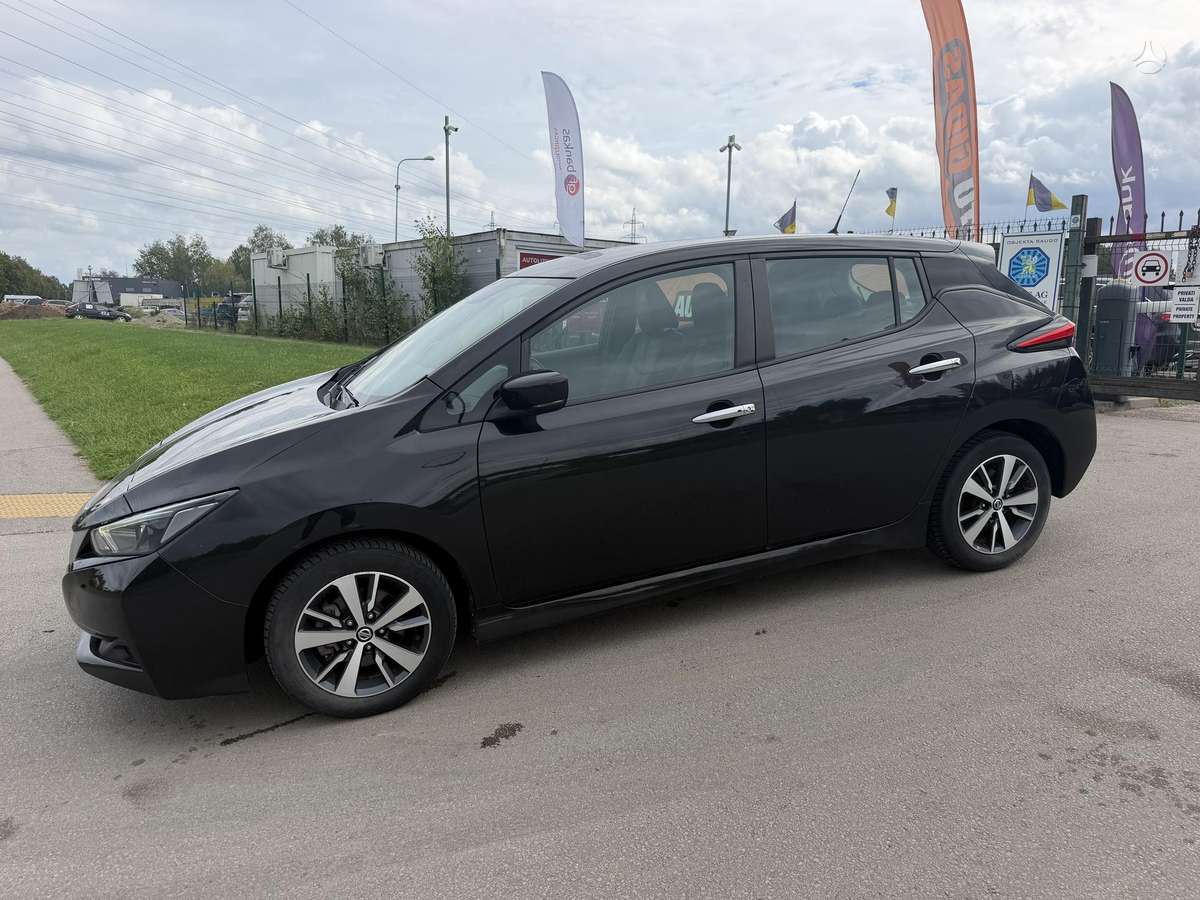 Nissan Leaf, 40 кВт·ч, Хэтчбек