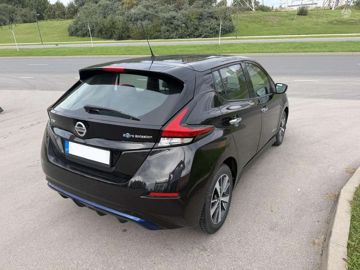Nissan Leaf, 40 кВт·ч, Хэтчбек