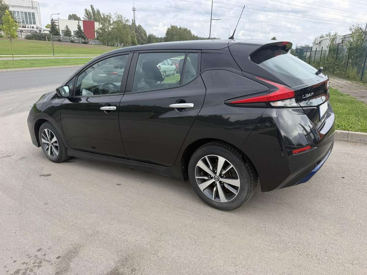 Nissan Leaf, 40 кВт·ч, Хэтчбек
