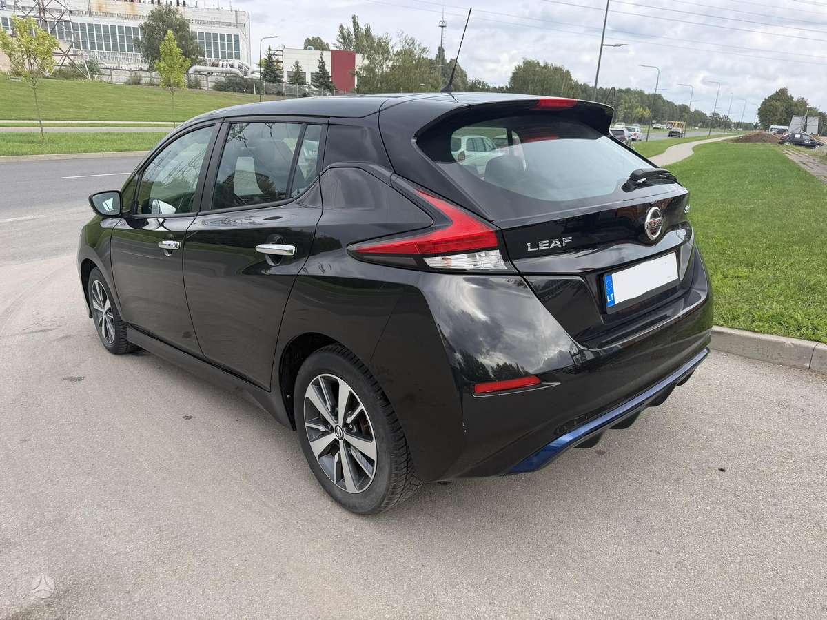 Nissan Leaf, 40 kWh, hatchback