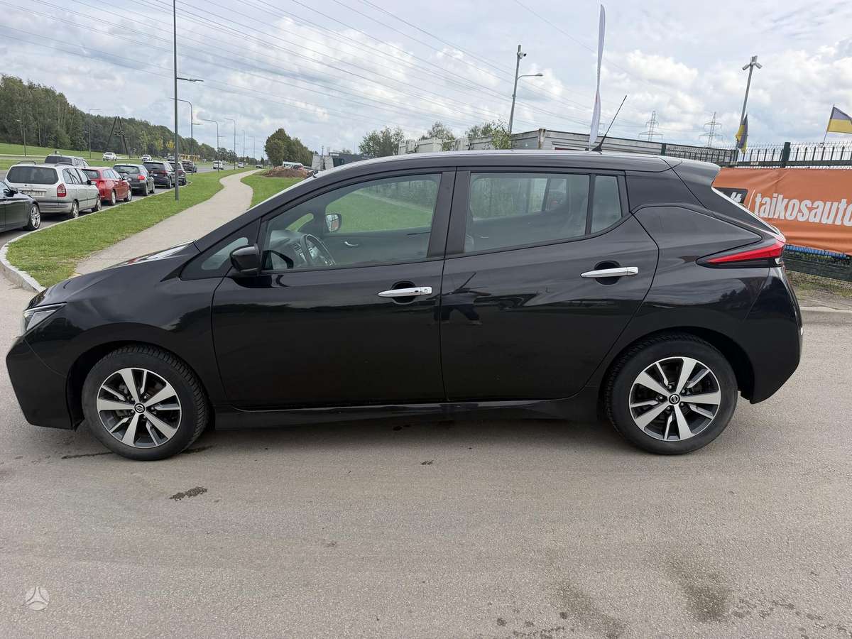 Nissan Leaf, 40 kWh, hatchback