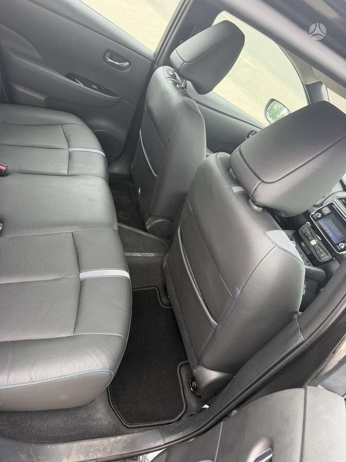 Nissan Leaf, 40 kWh, hatchback