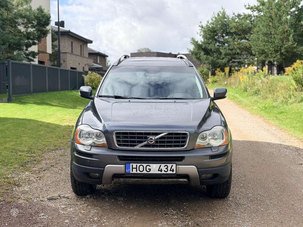 Volvo XC90, 2.4 l., off-road / crossover
