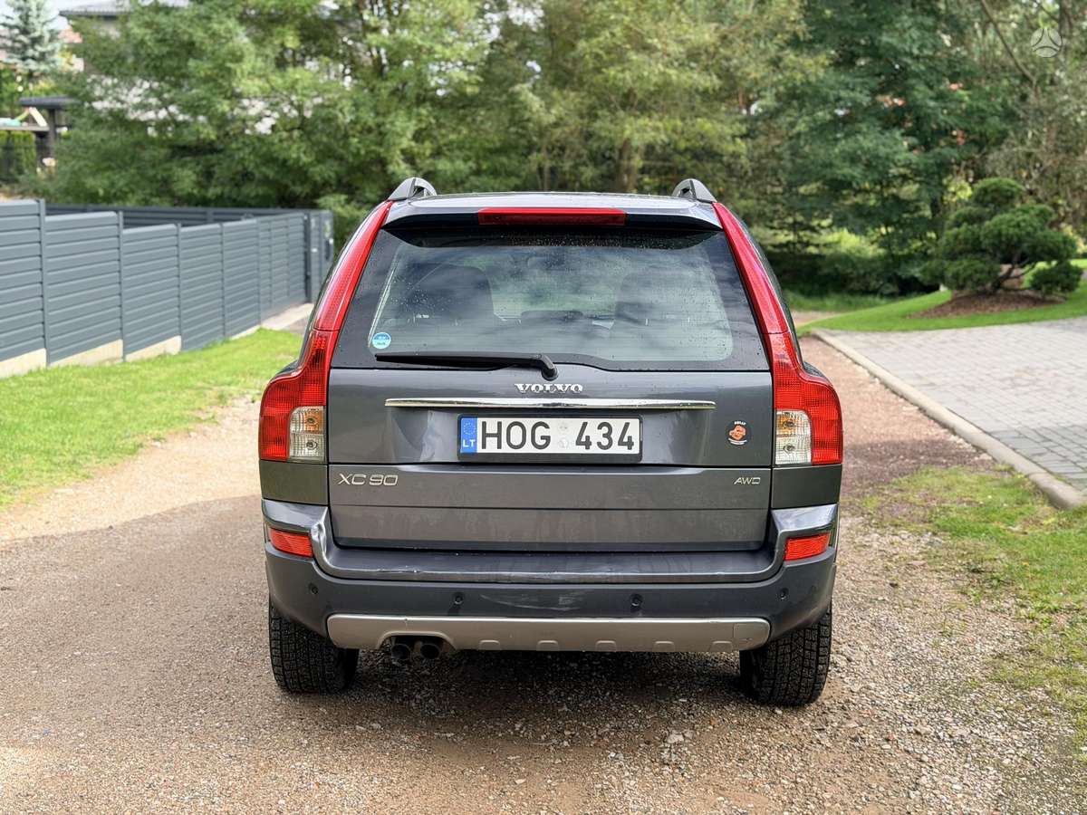 Volvo XC90, 2.4 l., off-road / crossover