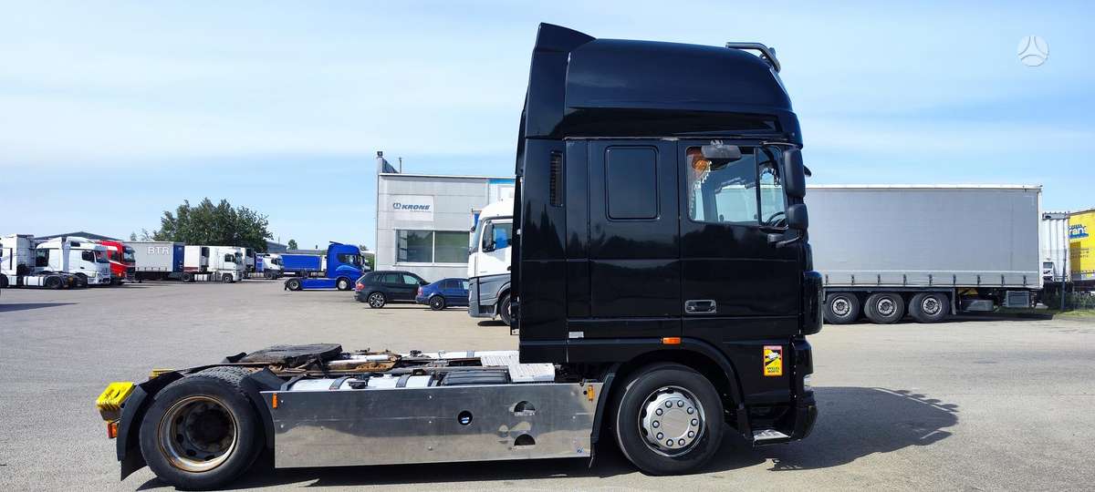 DAF 460 XF Low Deck, 2 спальных места