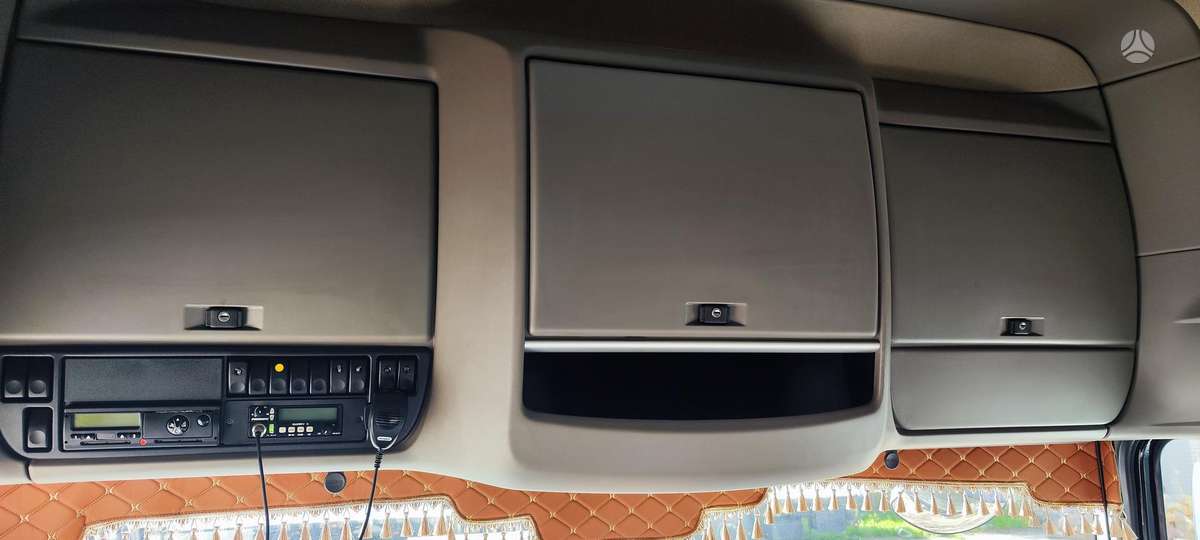 DAF 460 XF Low Deck, double sleeper