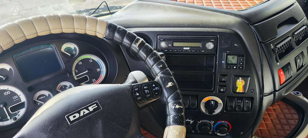 DAF 460 XF Low Deck, 2 спальных места