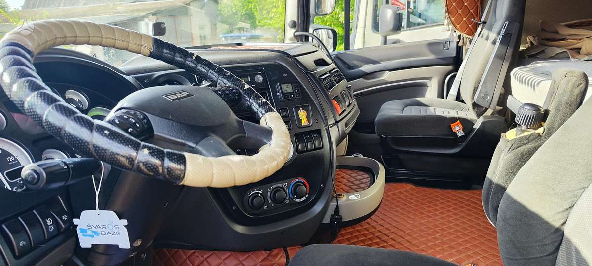 DAF 460 XF Low Deck, 2 спальных места