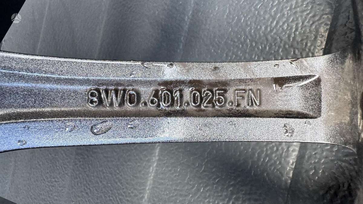 Audi S5, light alloy, R19