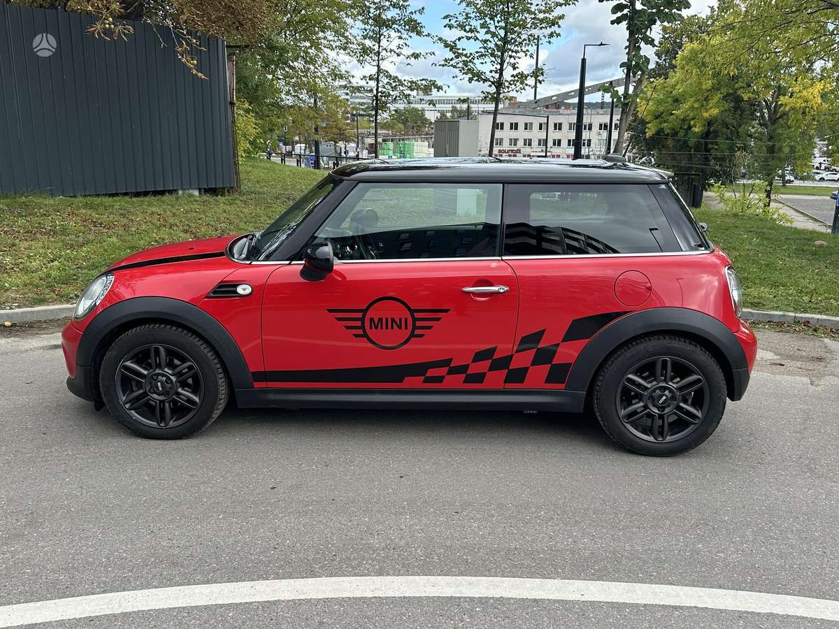 Mini Cooper, 1.6 l., hatchback