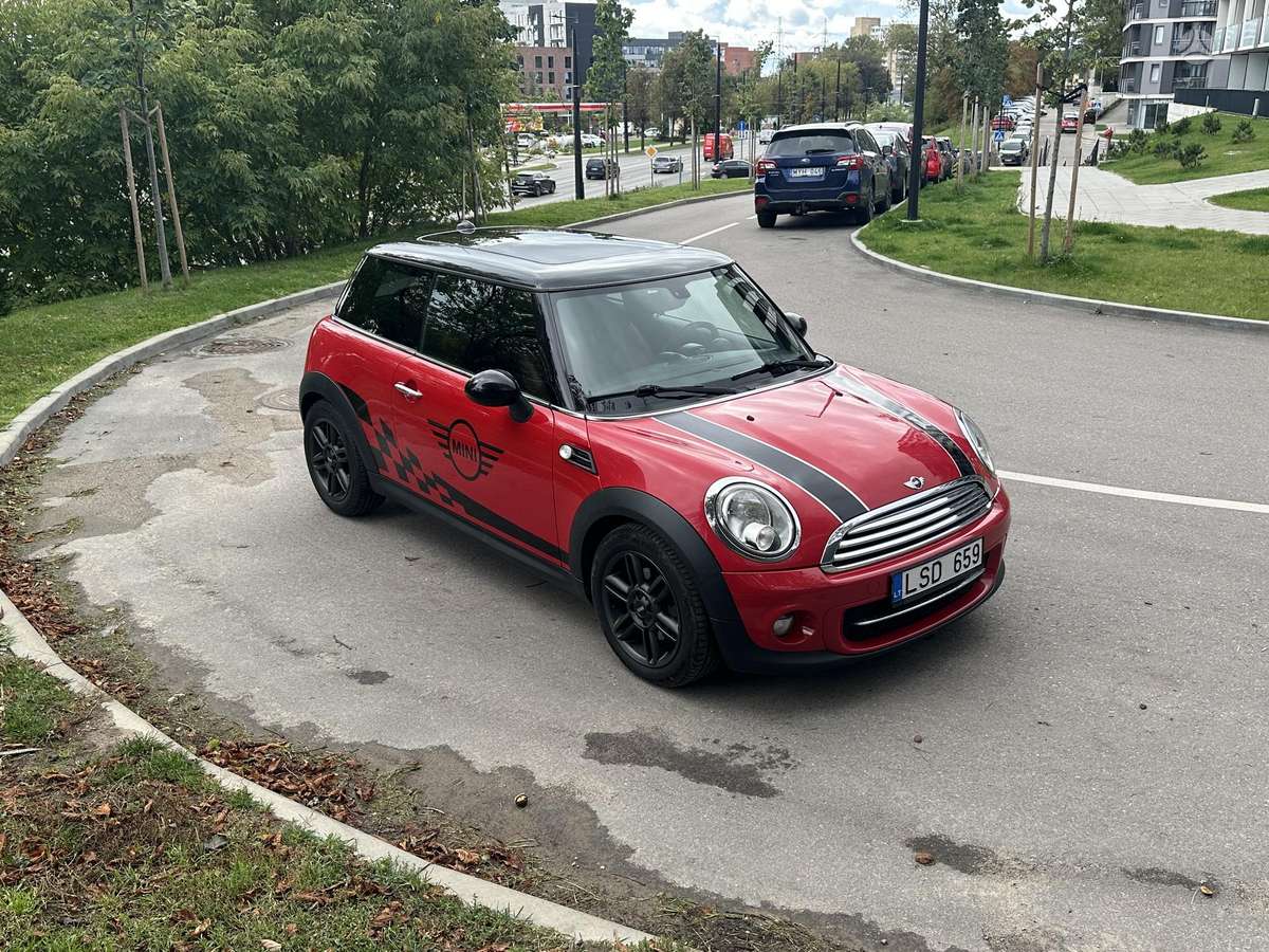Mini Cooper, 1.6 l., hatchback