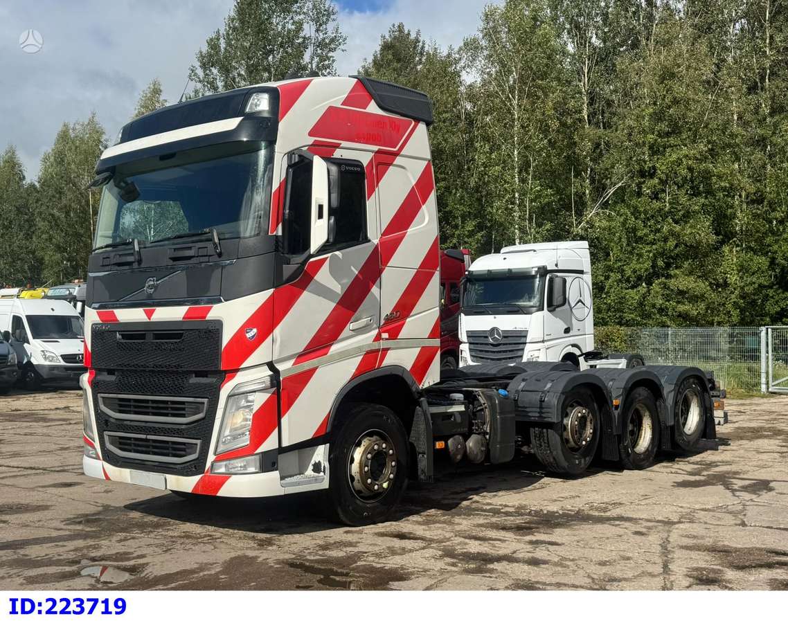Volvo FH13 460 8x2 Euro6, шасси
