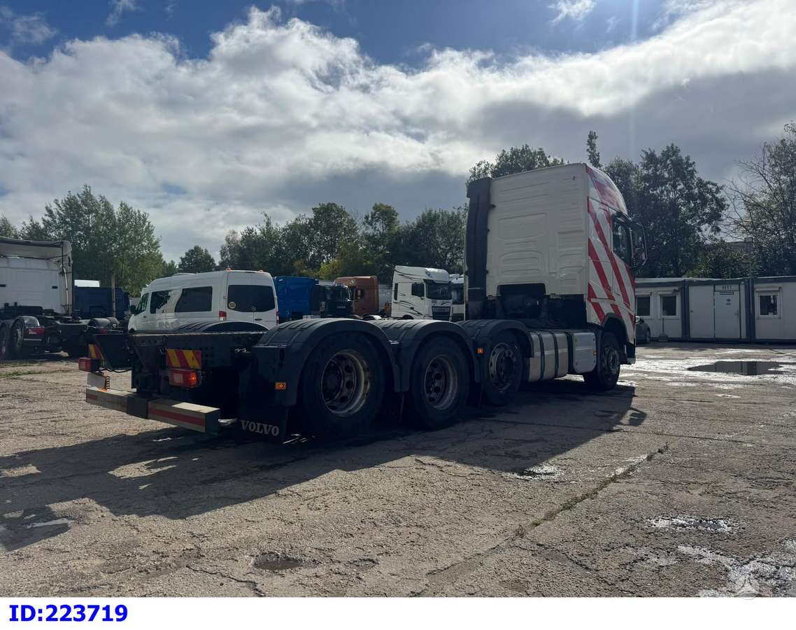 Volvo FH13 460 8x2 Euro6, шасси