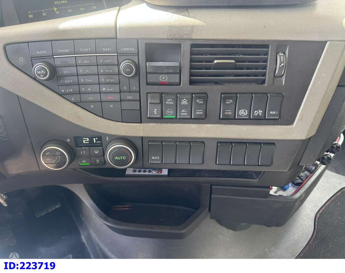 Volvo FH13 460 8x2 Euro6, шасси