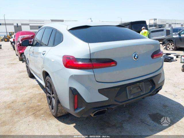BMW X4, off-road / crossover