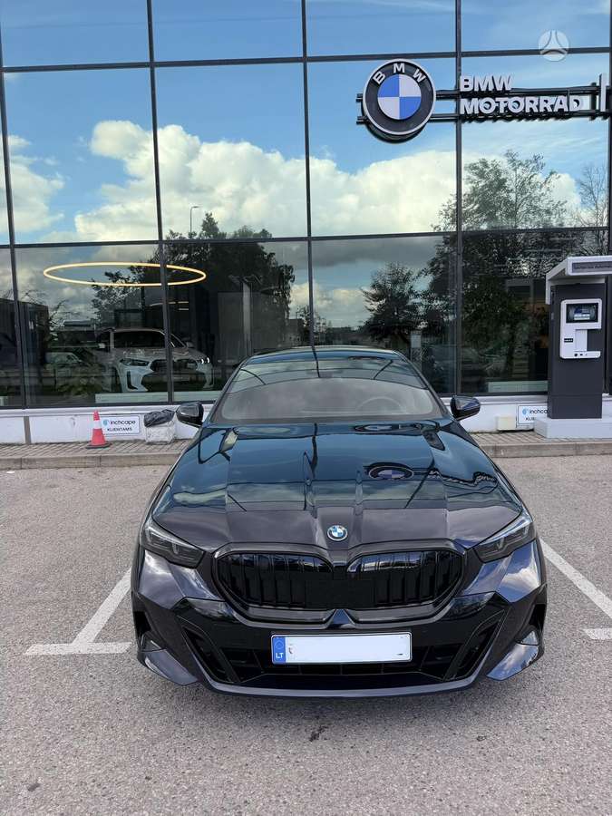 BMW i5, sedanas