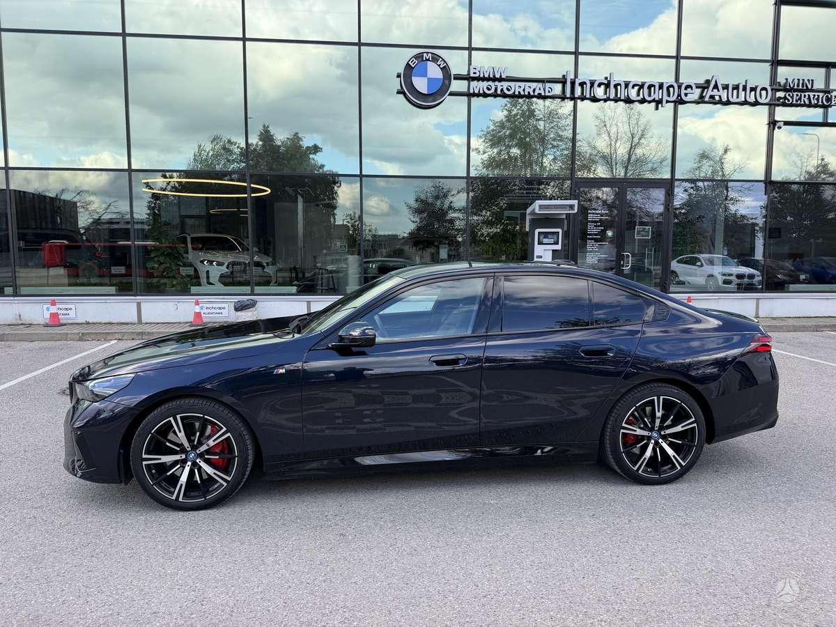 BMW i5, sedanas