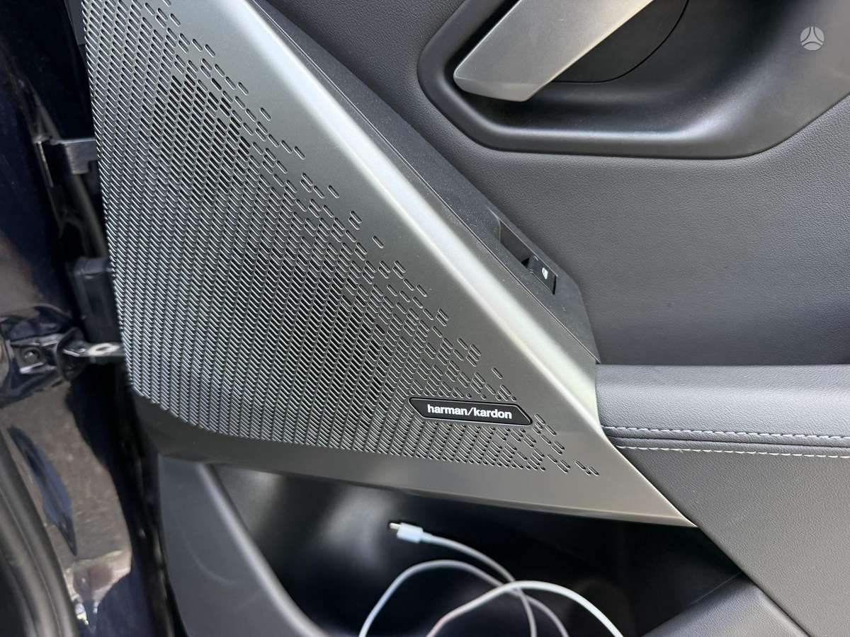 BMW i5, sedanas