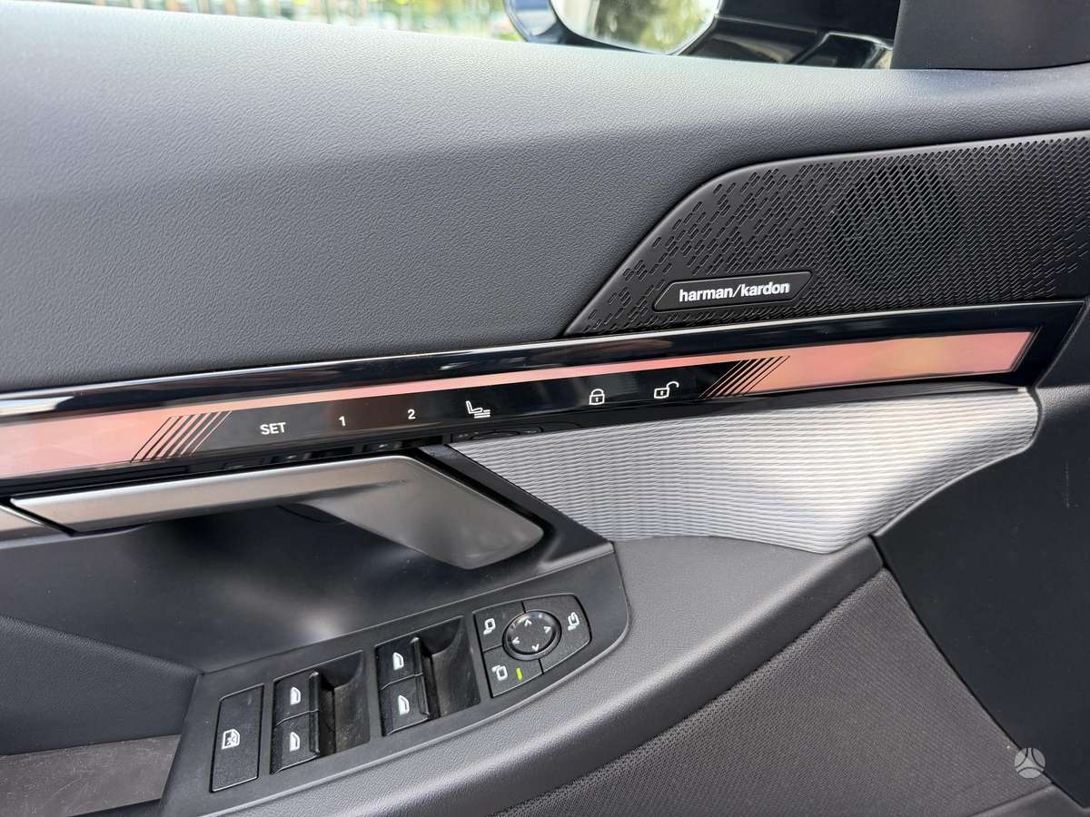 BMW i5, sedanas