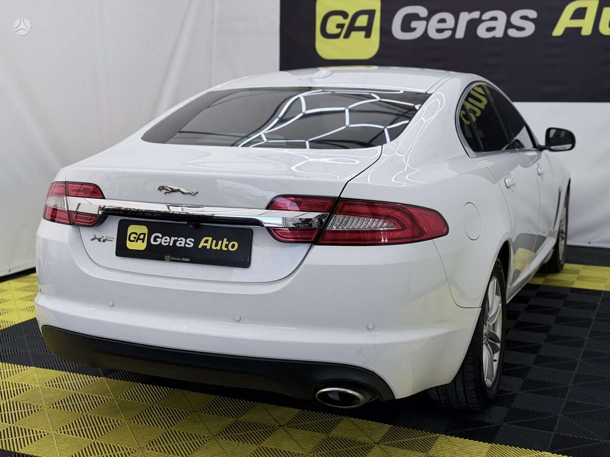 Jaguar XF, 2.2 l., Седан